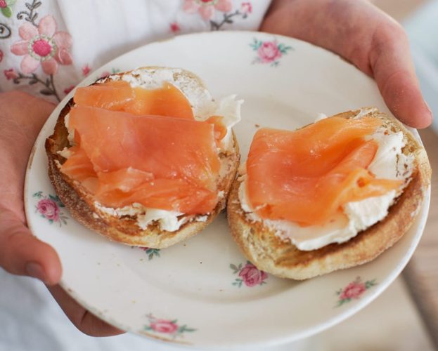 Smoked salmon bagel