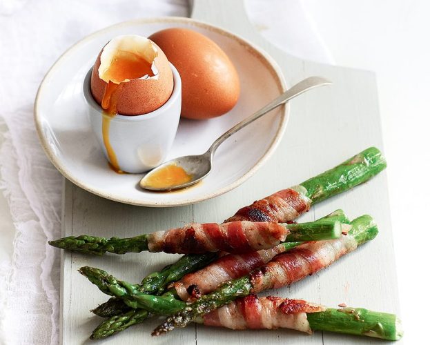 Asparagus and pancetta soldiers with soft-boiled eggs