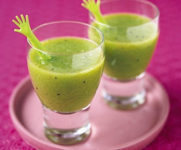 Apple, kiwi and mint juice