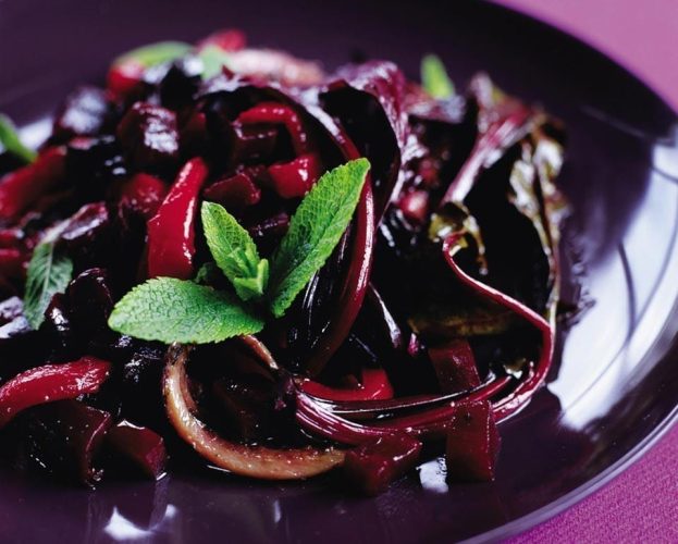 Roast beetroot and red pepper salad