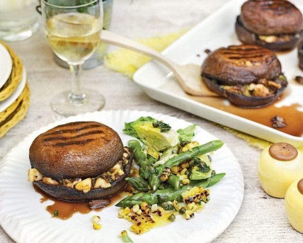 portobello mushrooms stuffed with halloumi