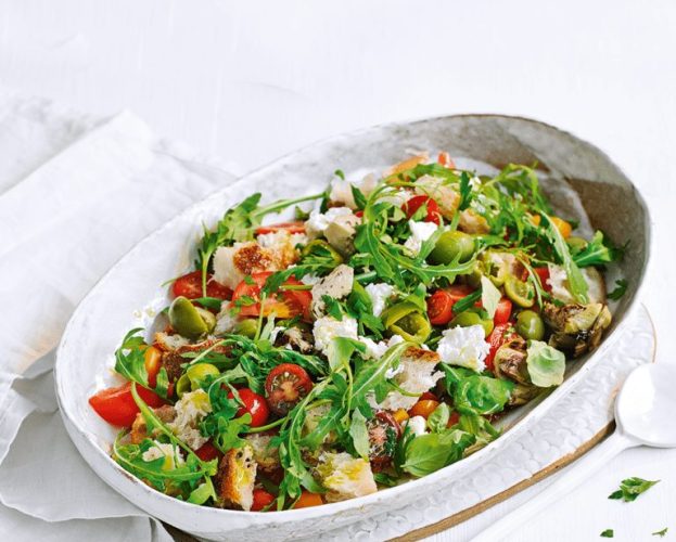 Goat's cheese and artichoke panzanella