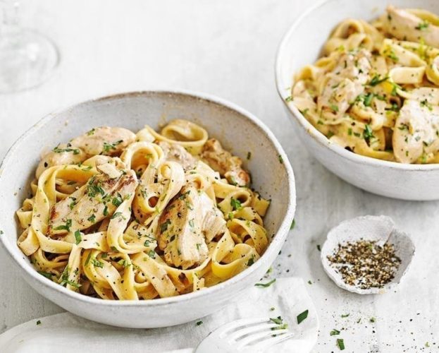 Creamy wine and mustard chicken tagliatelle