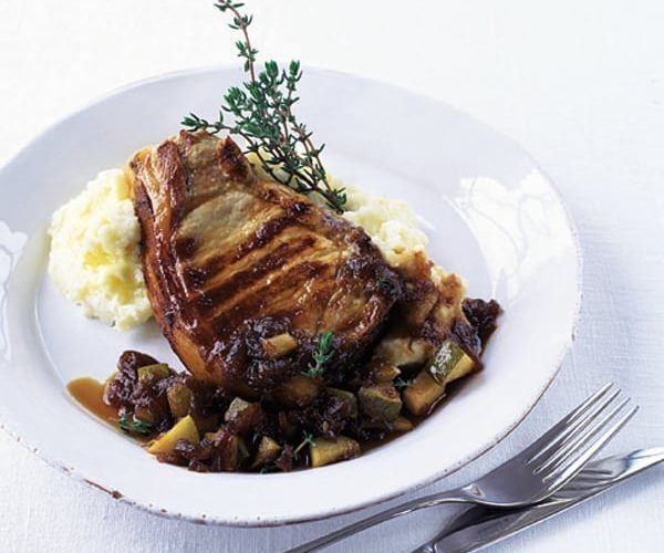 Pork chops with onion and pear chutney