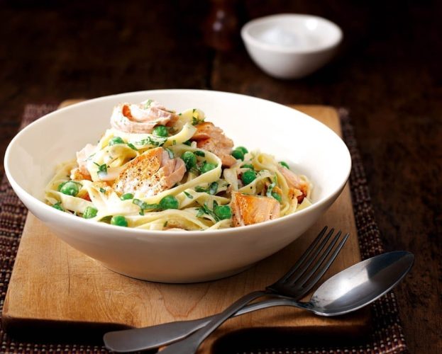 Low calorie salmon and pea tagliatelle