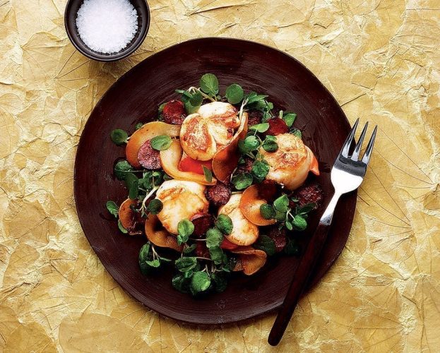 Warm salad of pear, scallop and chorizo