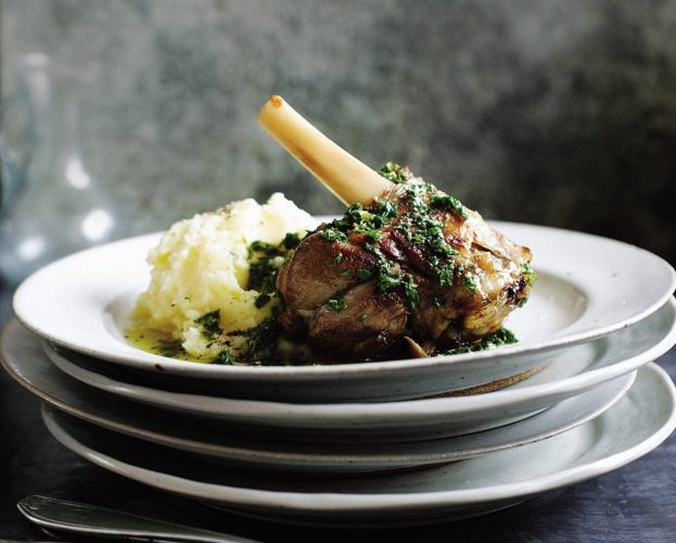 Braised lamb shanks with lemon, garlic and parsley