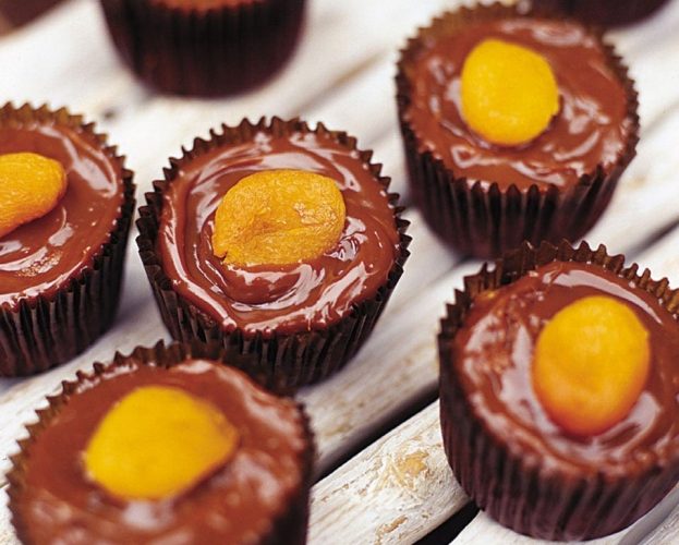 Little sticky toffee pumpkin cakes