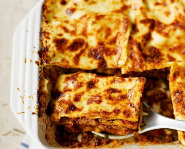 How to layer a lasagne - video