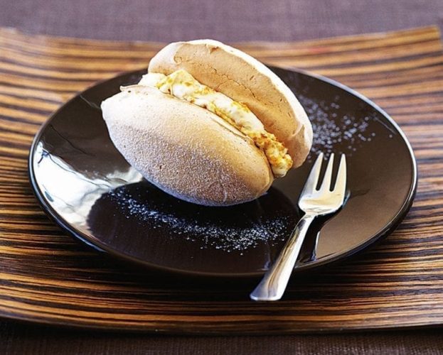cinnamon meringues