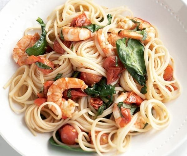Chilli prawn and spinach linguine