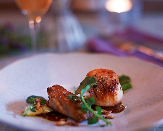 Scallops with chicken wings