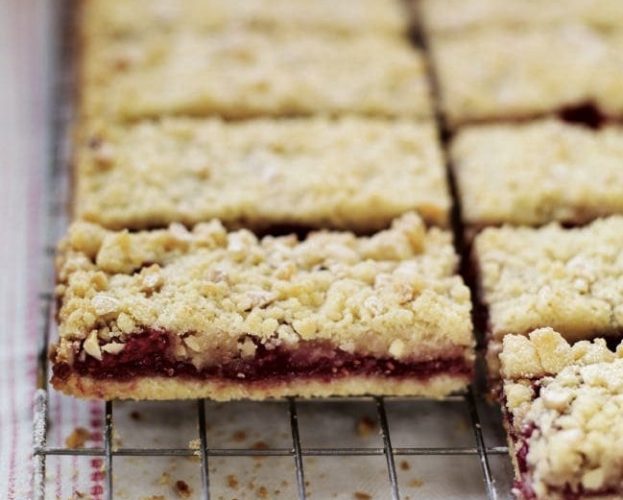 raspberry almond crumble