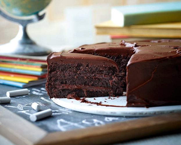 Bruce Bogtrotter's chocolate cake