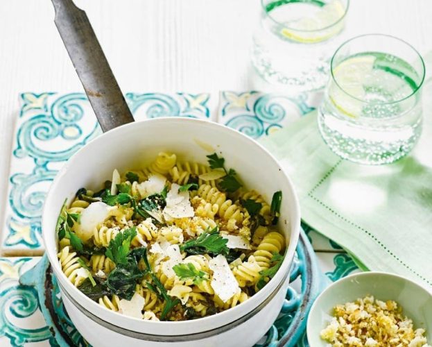 Spinach and garlic fusilli with crispy breadcrumbs
