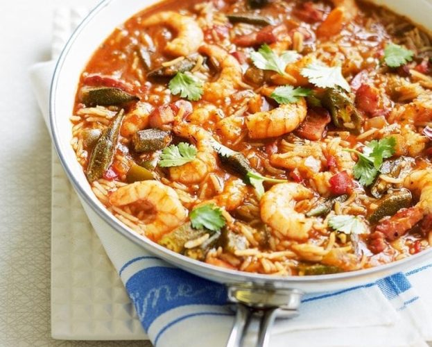'Cheat's' prawn gumbo in a white pan