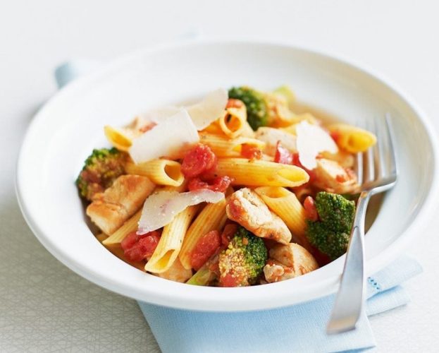 Quick chicken arrabbiata pasta
