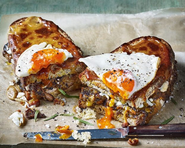 Welsh rarebit and fried egg toastie