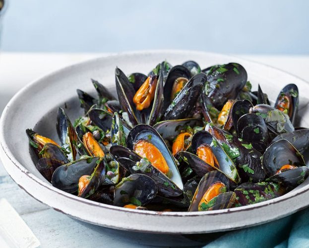 Mussels and chips