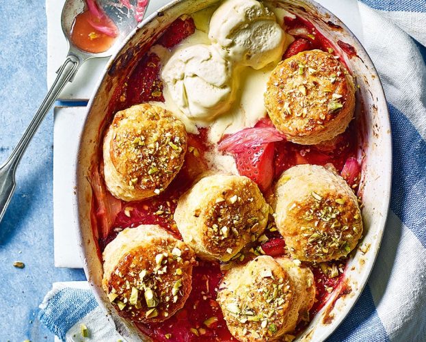 rhubarb-cobbler