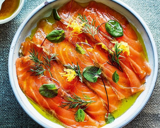 Cured salmon with crème fraîche and dill