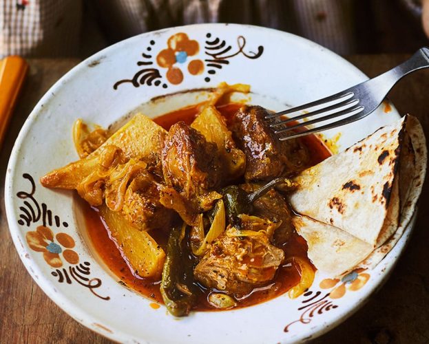 lamb and beetroot yogurt curry
