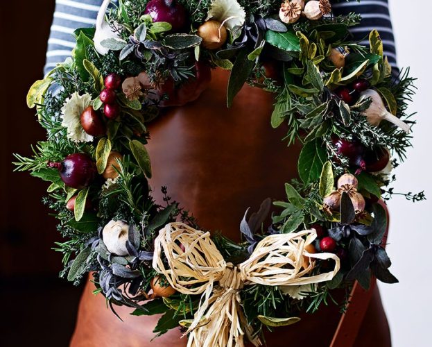 How to make a Christmas wreath
