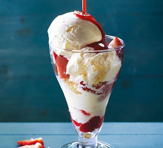 Strawberry sundae