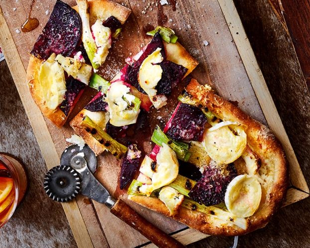 beetroot and goat's cheese pizza