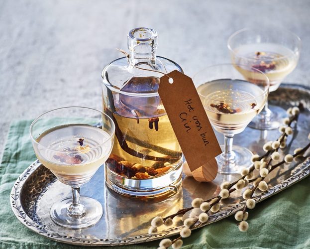 hot cross bun spiced gin