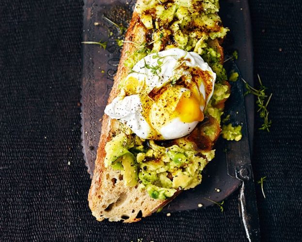 Mashed avocado and poached egg