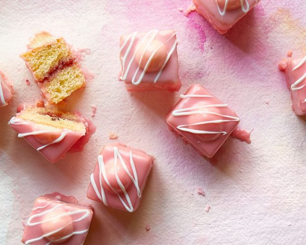 Fondant fancies