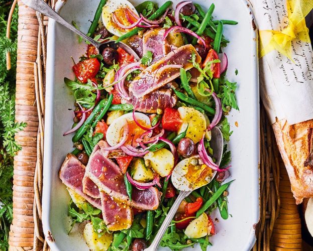 Seared tuna steaks nicoise salad