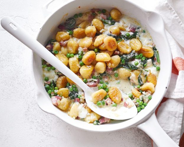 Gnocchi with bacon and mozzarella