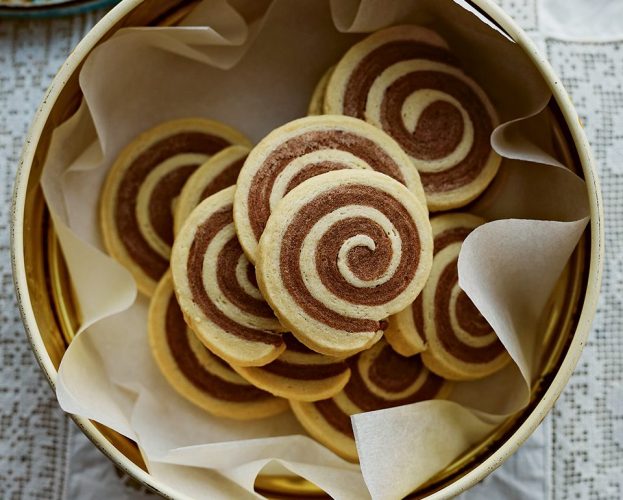 cocoa and vanilla cookies