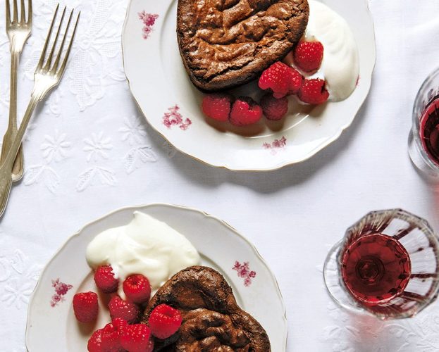 Flourless chocolate cake