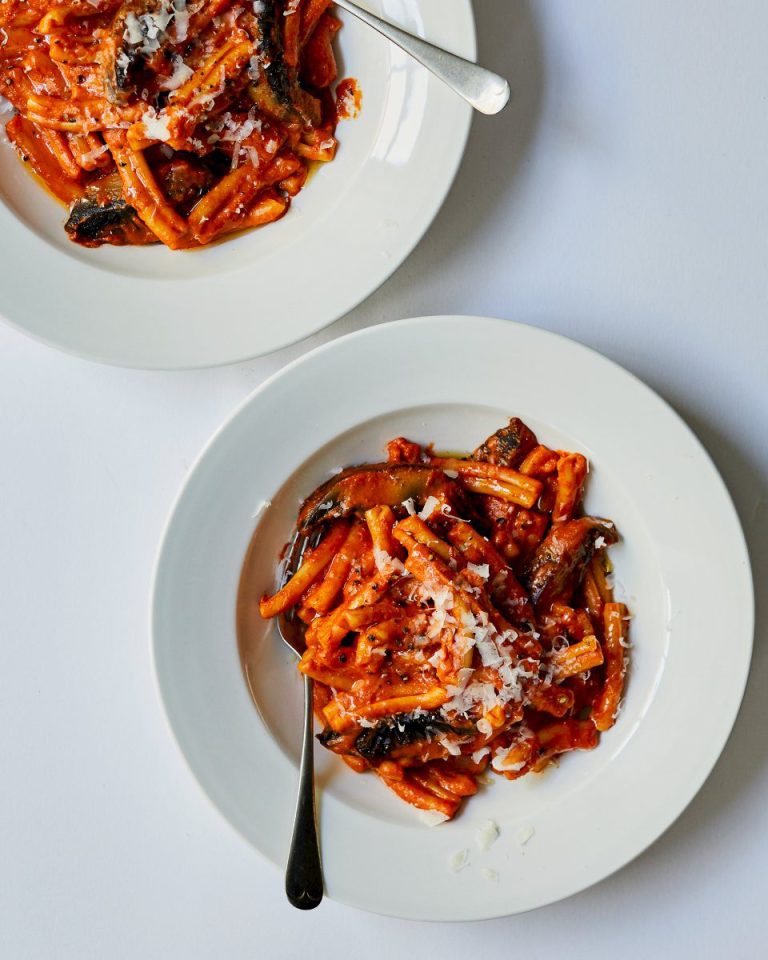 Vodka mushroom pasta