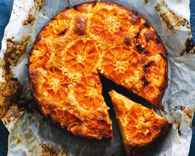 An upside-down clementine cake