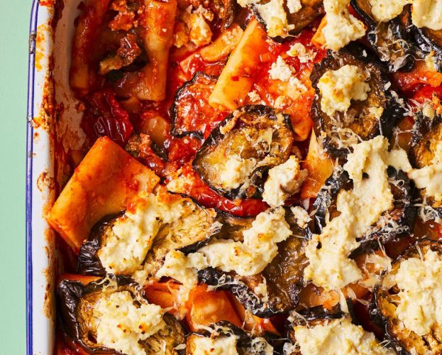 Aubergine pasta bake