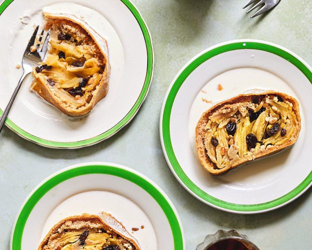 Strudel di mele (apple strudel)