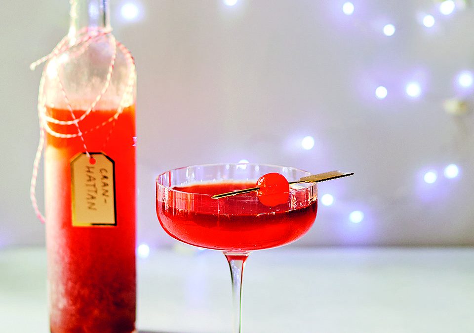 Cranhattan cocktail
