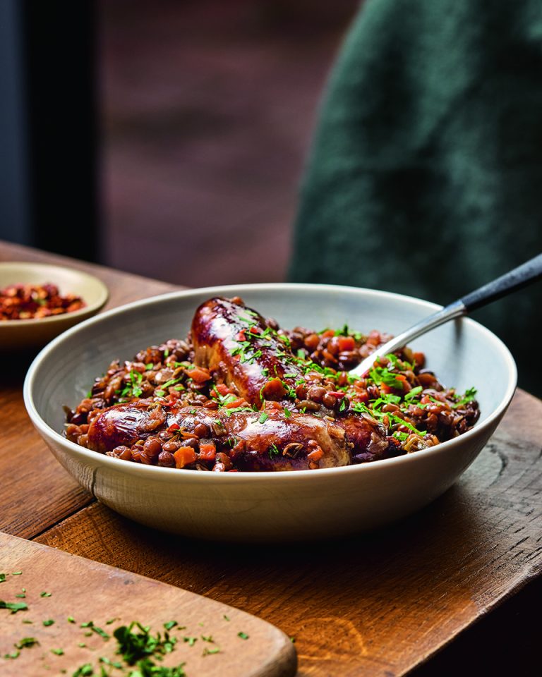 Slow cooker Italian lentils with sausages and chilli