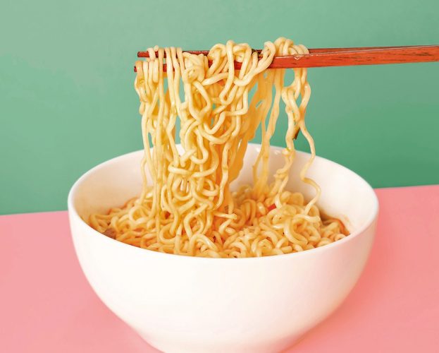 A bowl of ramen noodles