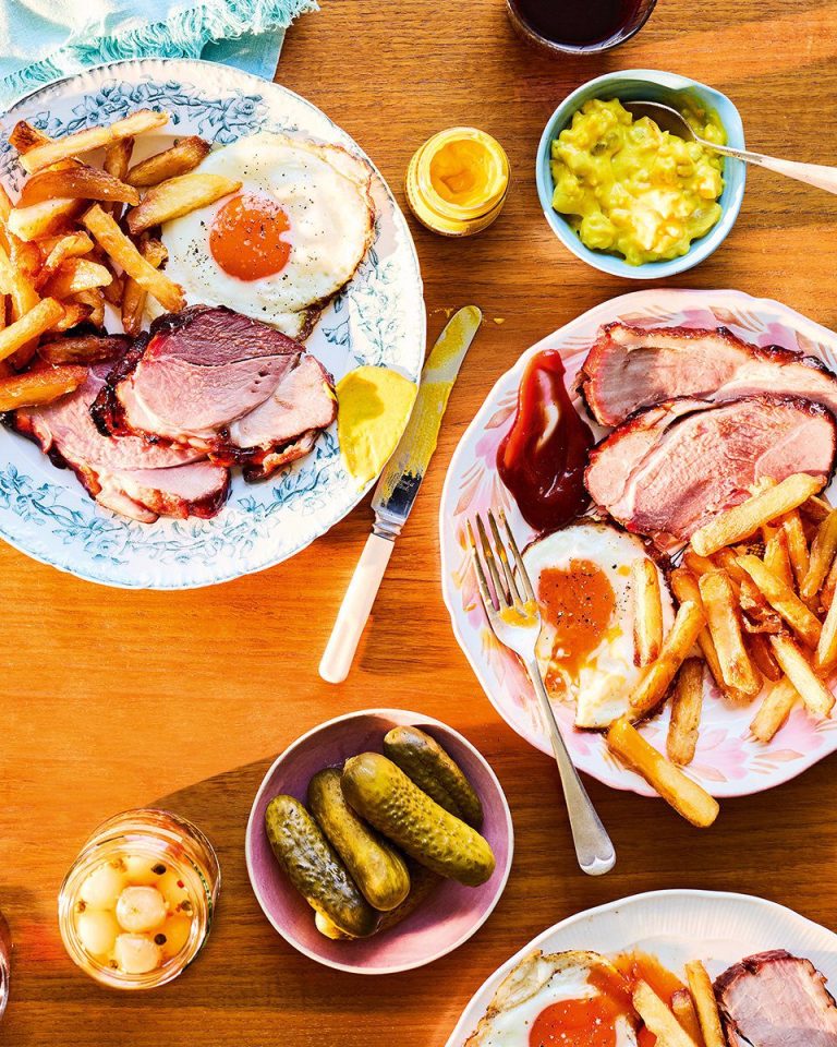 Ham, egg and chips