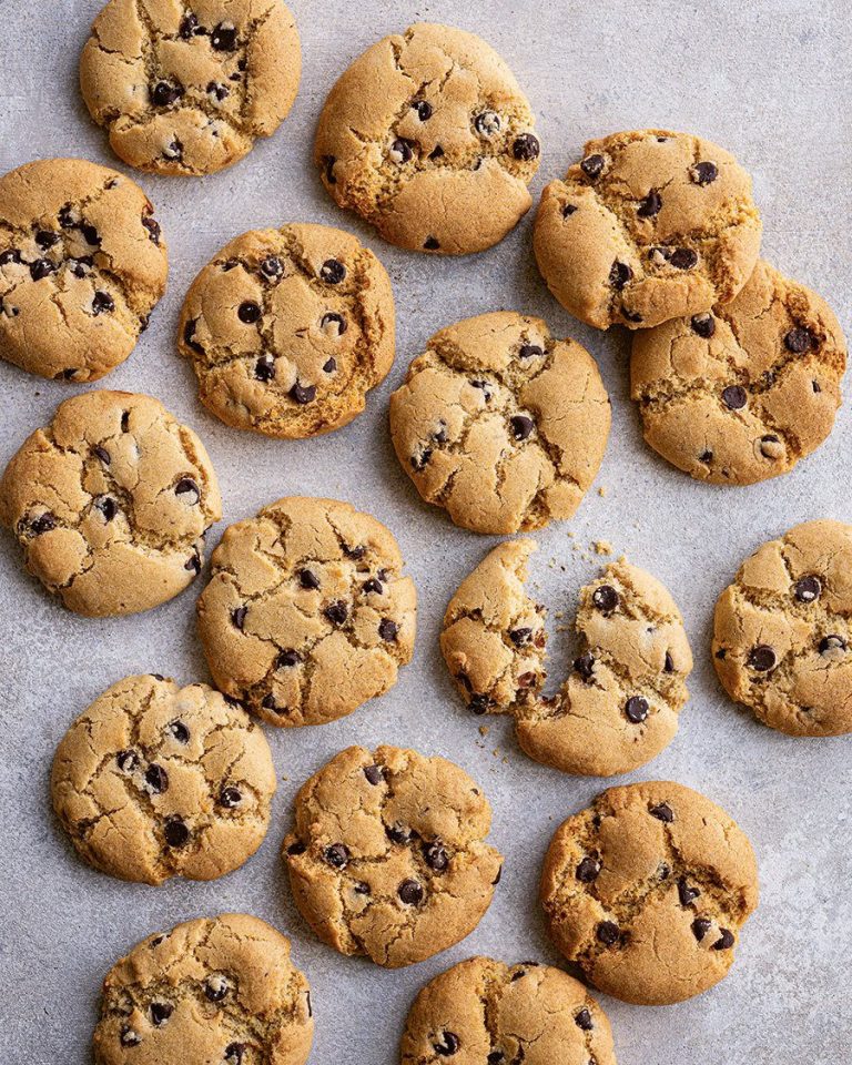Air fryer choc chip cookies