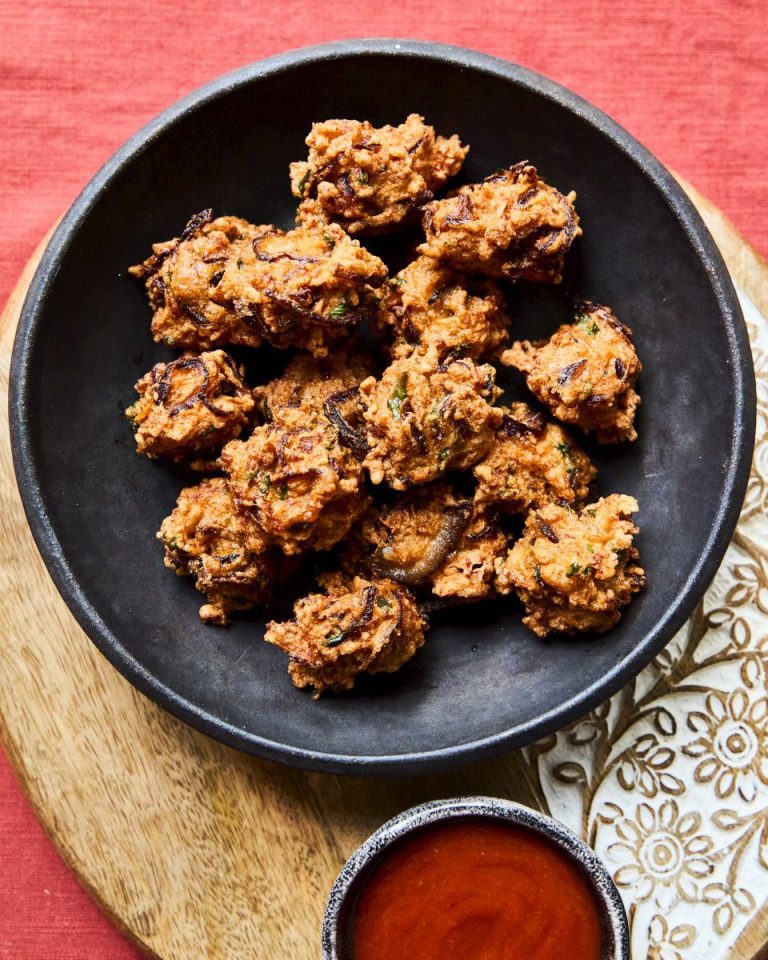 Chingri macher bora (Bangladeshi prawn fritters)