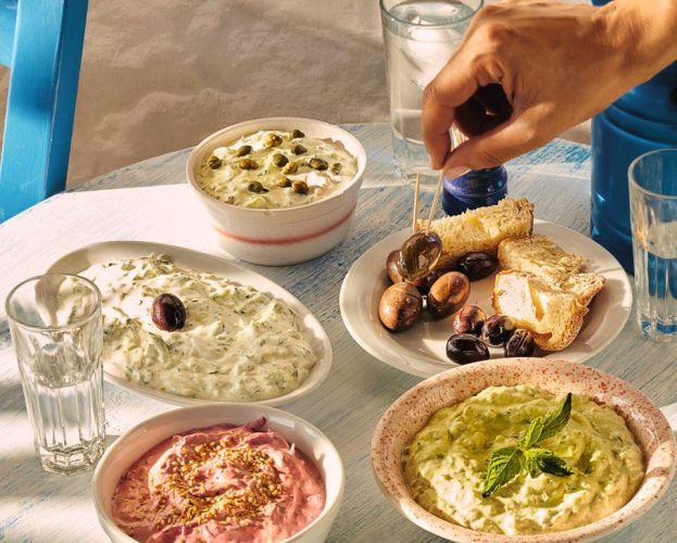 Easy tzatziki (authentic recipe & twists)