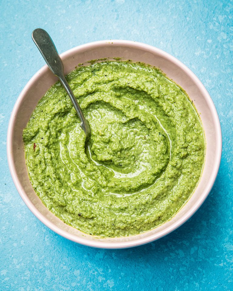 Smoky apple chutney