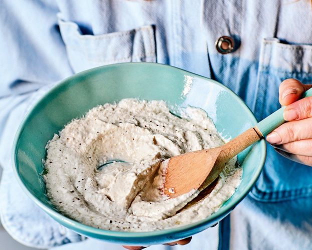 Garlic and yogurt marinade